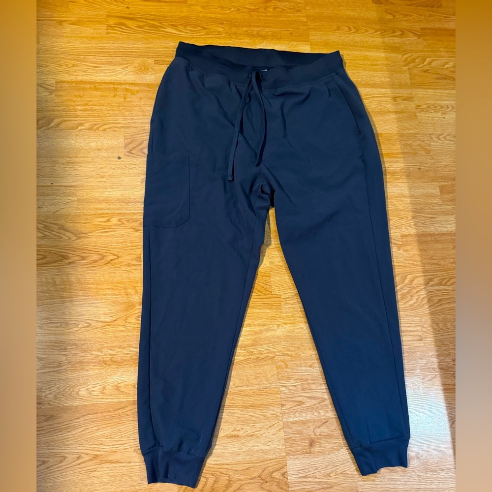 Mandala size large charcoal joggers.